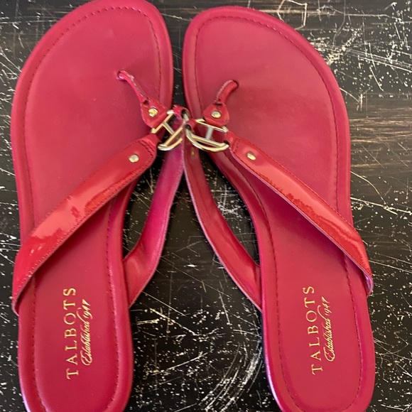 Cute flip flops. - Picture 1 of 4